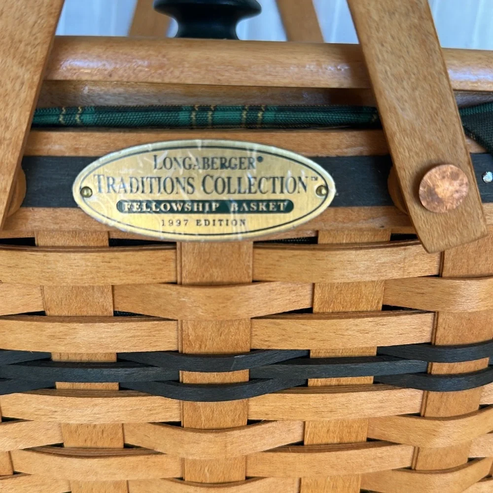 Longaberger “Traditions Collection” Fellowship Basket 1997 Edition - Picture 2 of 5